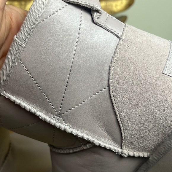 lacender purple Uggs Classic mini pearlizes boot - Picture 10 of 13